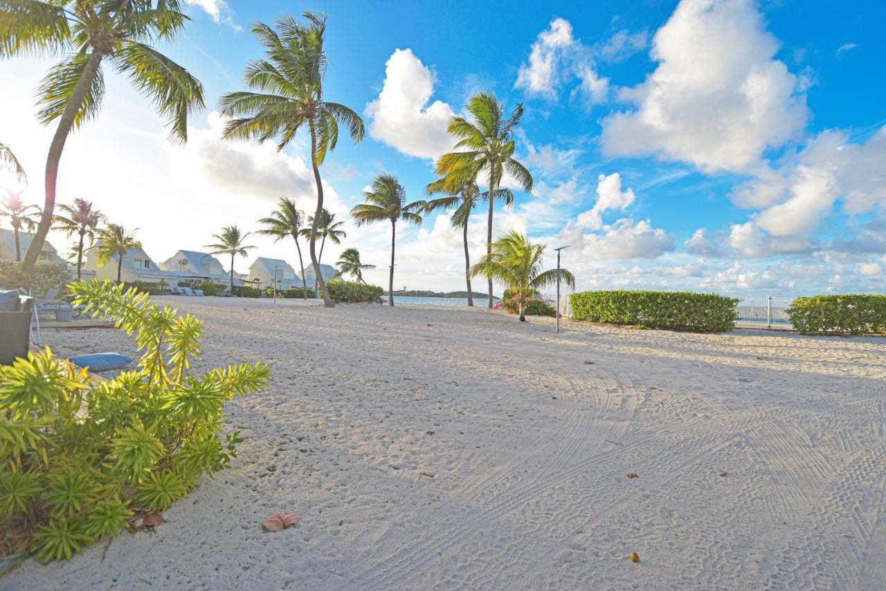 Deja Blue - Comfortable Beachfront Condo Marigot  Exterior photo